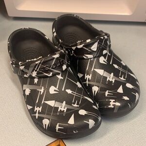 CROCS Star Wars Black and White Graphic Clogs